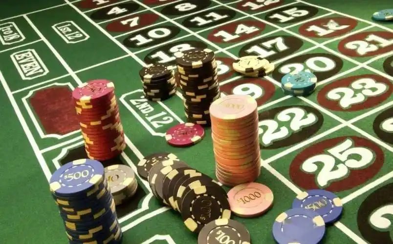 Người chơi tham gia live casino trên cubet qua điện thoại tại Việt Nam